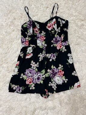 NWOT women’s size XL Floral Black Spaghetti-Strap Romper